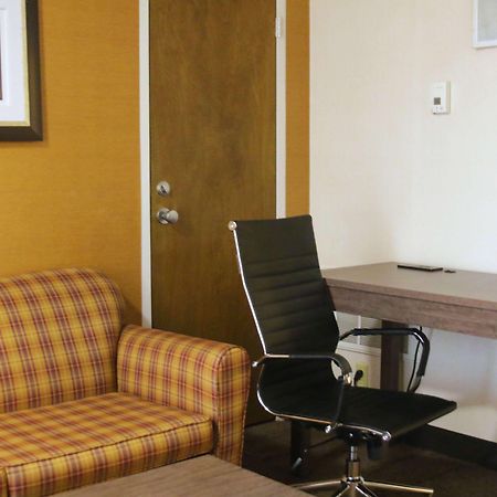 Best Western Galleria Inn & Suites Чиктовага Экстерьер фото
