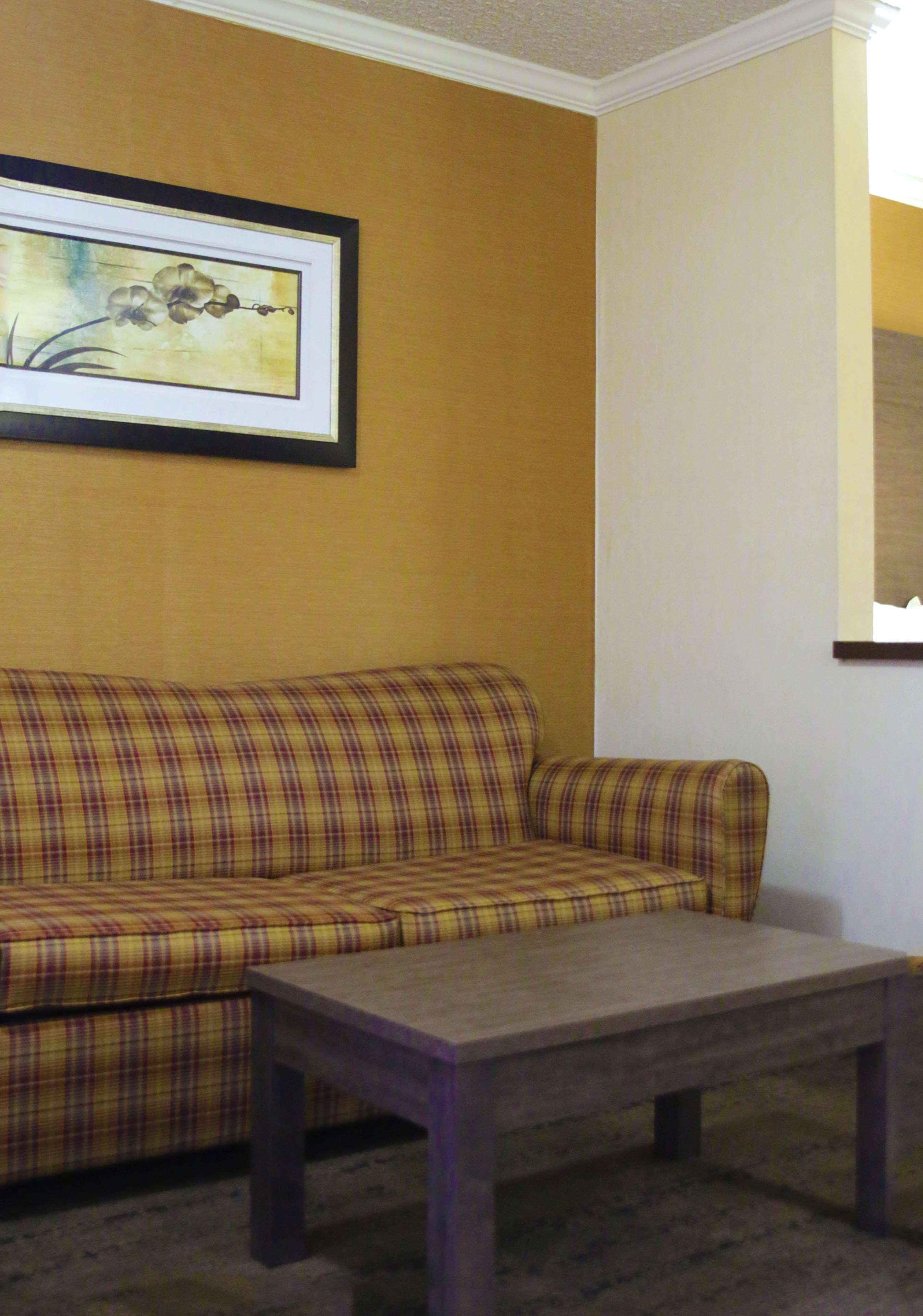 Best Western Galleria Inn & Suites Чиктовага Экстерьер фото