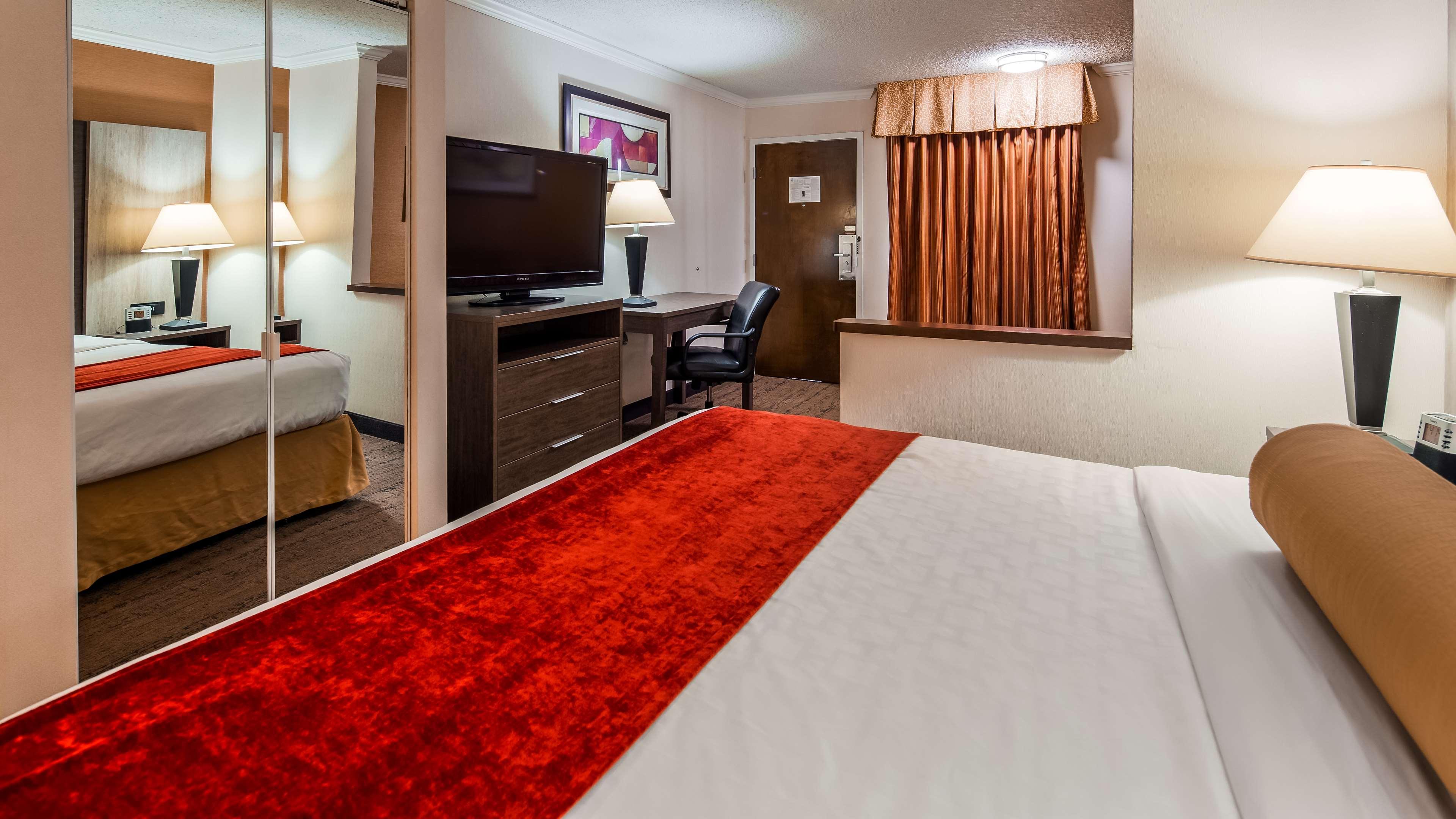 Best Western Galleria Inn & Suites Чиктовага Экстерьер фото